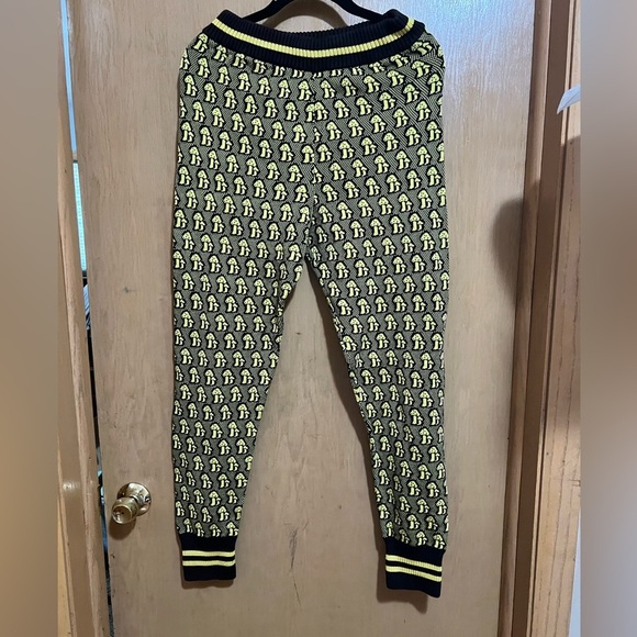 Gucci Pants - GUCCI
Mushroom Jacquard Printed Sweatpants
Size: M​​